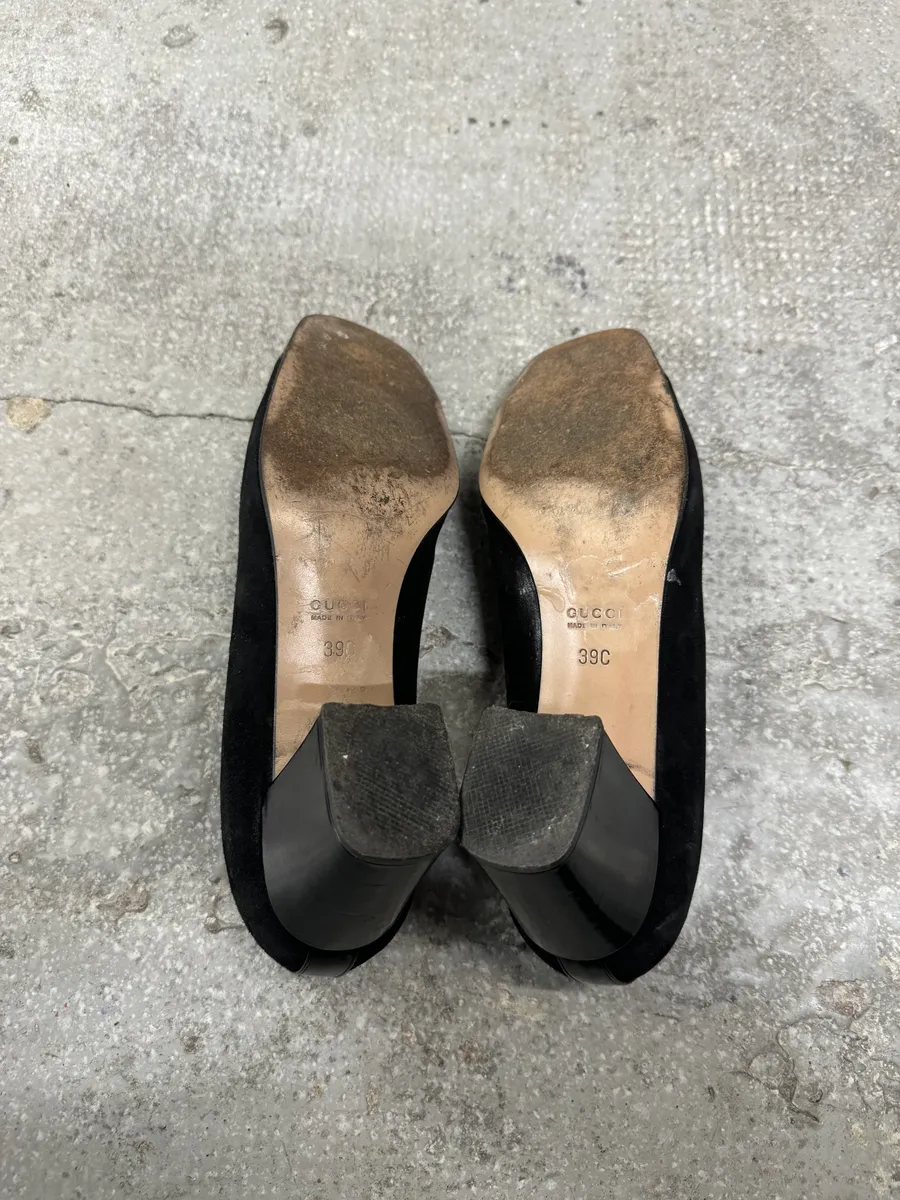 SS2003 Gucci Navy Heels by Tom Ford - Image 14