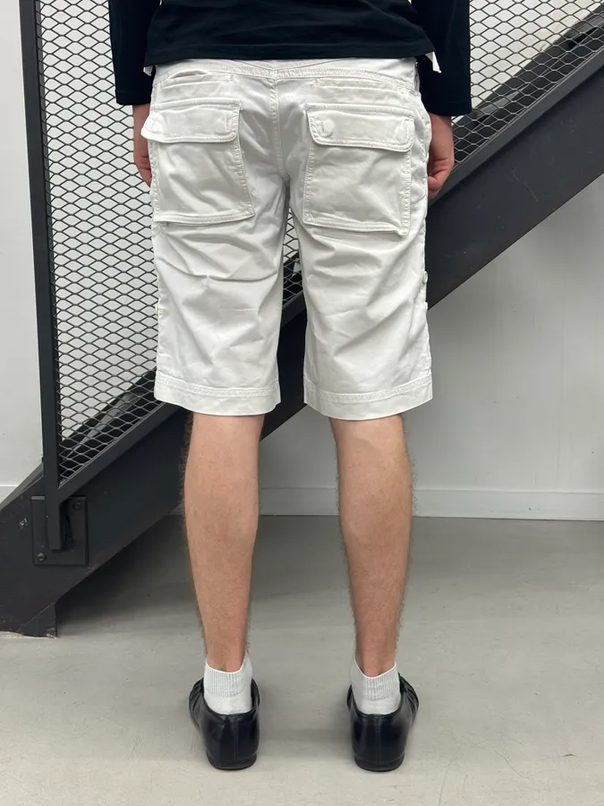 SS2004 Dolce & Gabbana White Cargo Shorts - Image 4