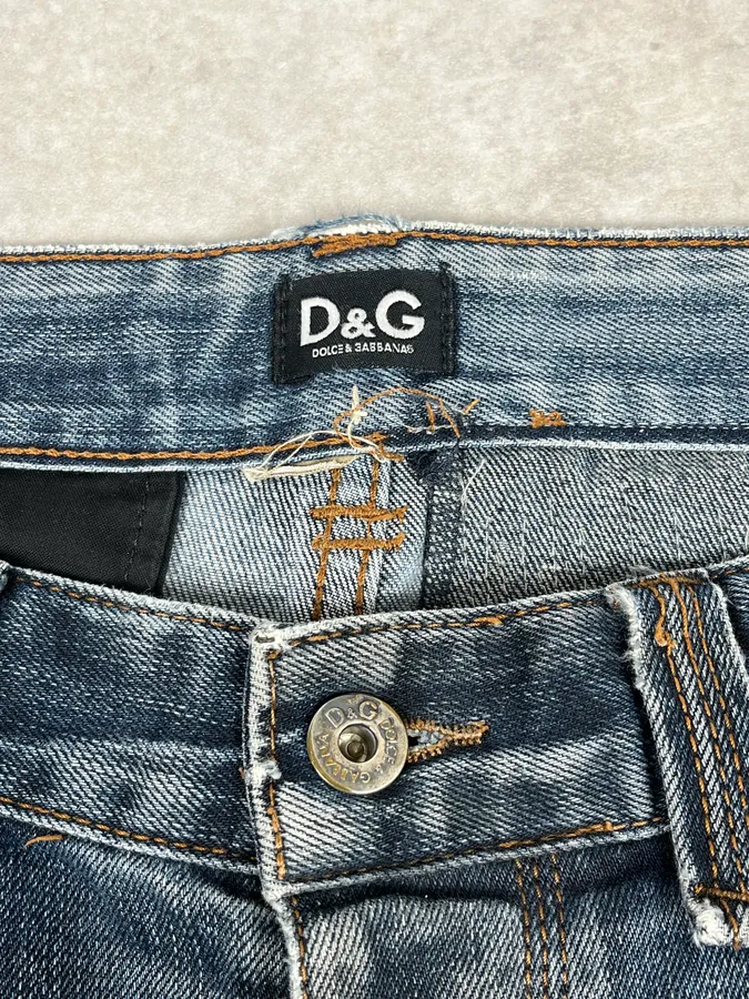 SS2006 Dolce & Gabbana Blue Faded Distressed Denim Jeans - Image 10