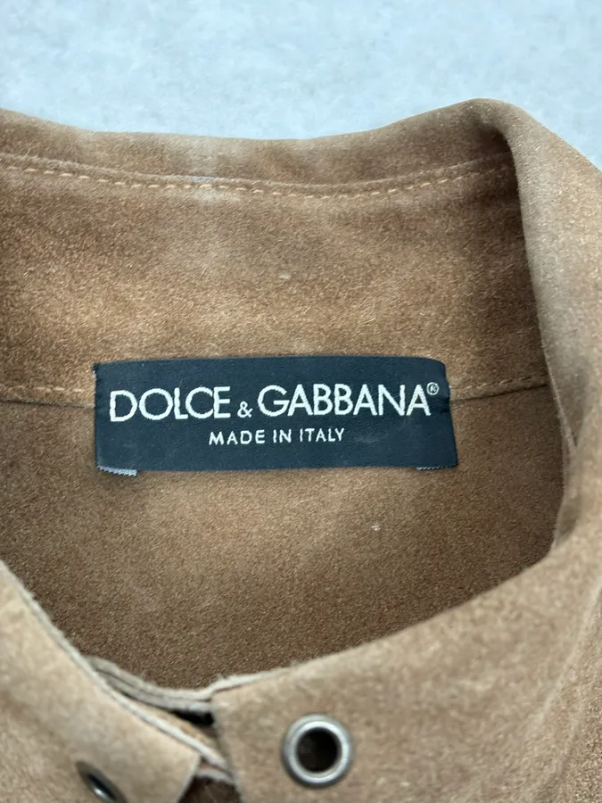 SS2006 Dolce & Gabbana Eyled Beige Suede Leather Sleeveless Shirt Collar Top - Image 9