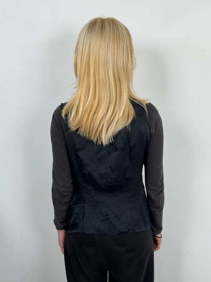 SS2006 Prada Black Elegant Blouse Sleeveless Shirt Vest - Image 3