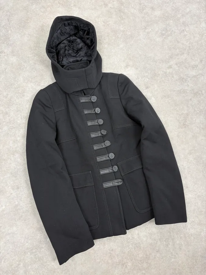 SS2007 Gucci Black Buttoned Hooded Wool Jacket by Frida Giannini - Image 4