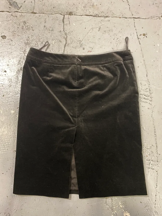 SS2007 Gucci Black Classy Velvet Skirt - Image 7