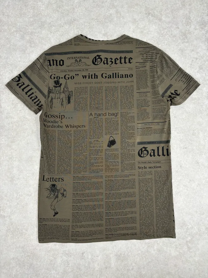 SS2008 John Galliano Khaki Newspaper V Neck T-Shirt - Image 5