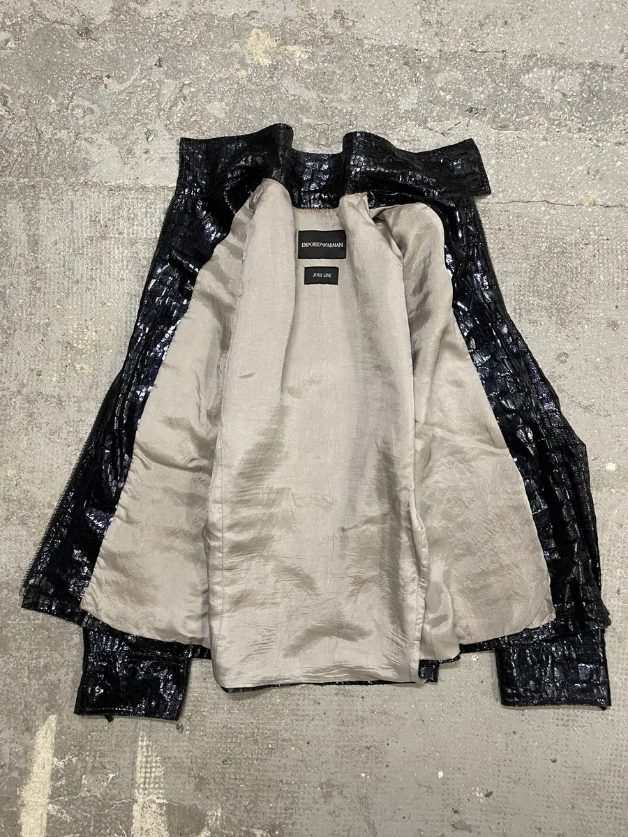 SS2009 Emporio Armani Navy Crocodile Effect Shinny Buttoned Jacket - Image 10