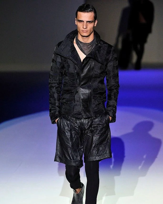 SS2011 Emporio Armani Plissé Hybrid 2-Zip Leather Jacket (M/L) - Image 2