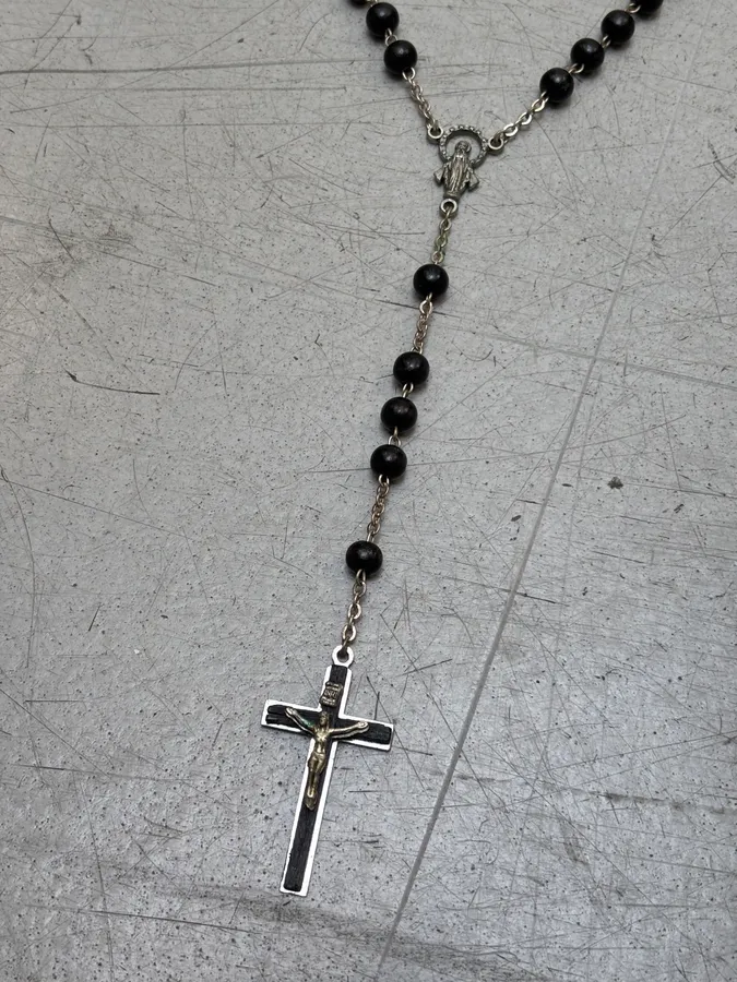 SS2015 Dolce & Gabbana Rosary Black Beads Cross Necklace - Image 4