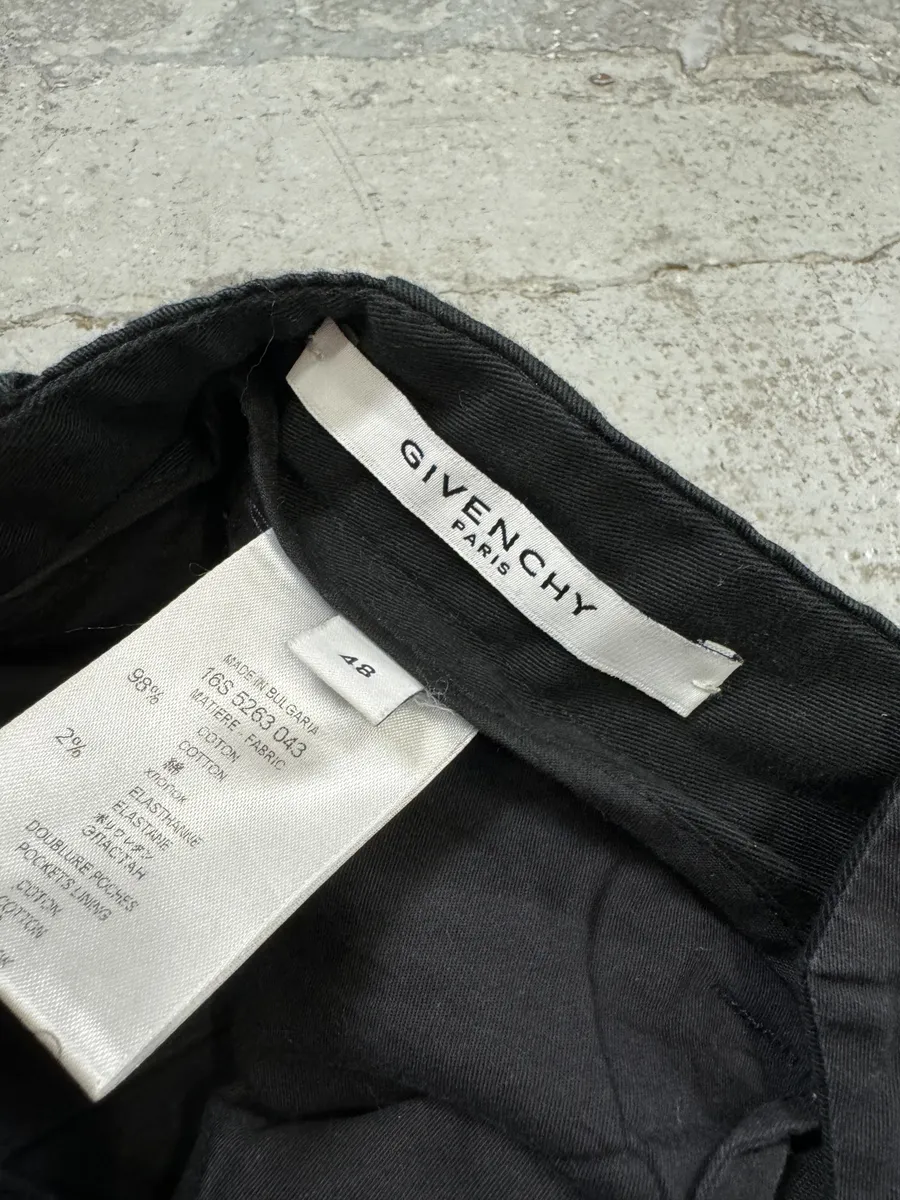 SS2016 Givenchy Black Cargo Shorts by Riccardo Tisci - Image 9