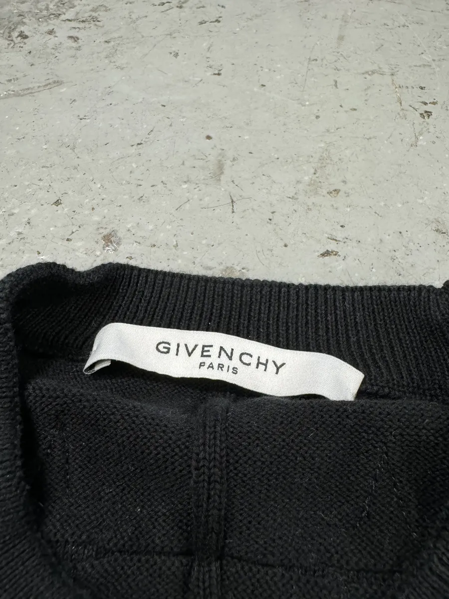SS2016 Givenchy Black Stars Sweater by Riccardo Tisci - Image 8