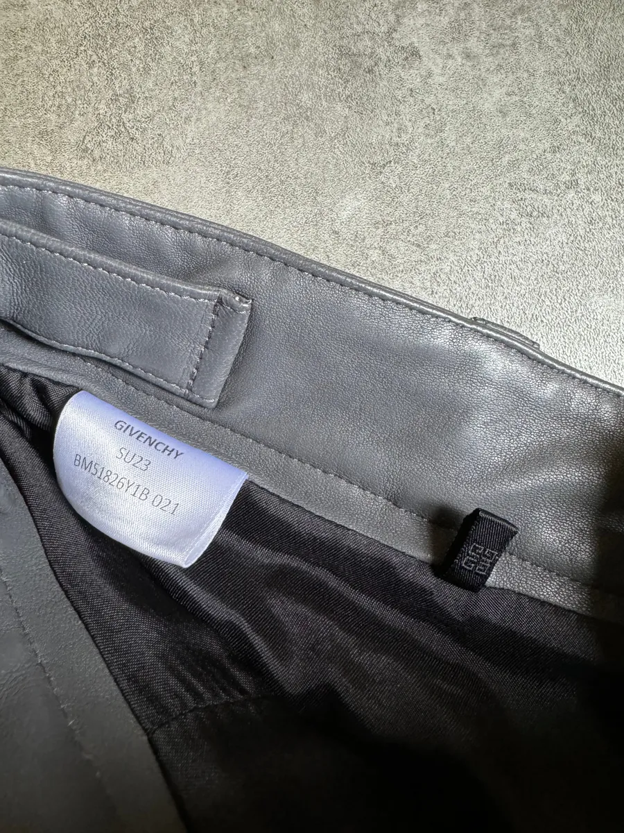 SS2023 Givenchy 1/1 Sample Grey Leather Brut Cargo Shorts - Image 13