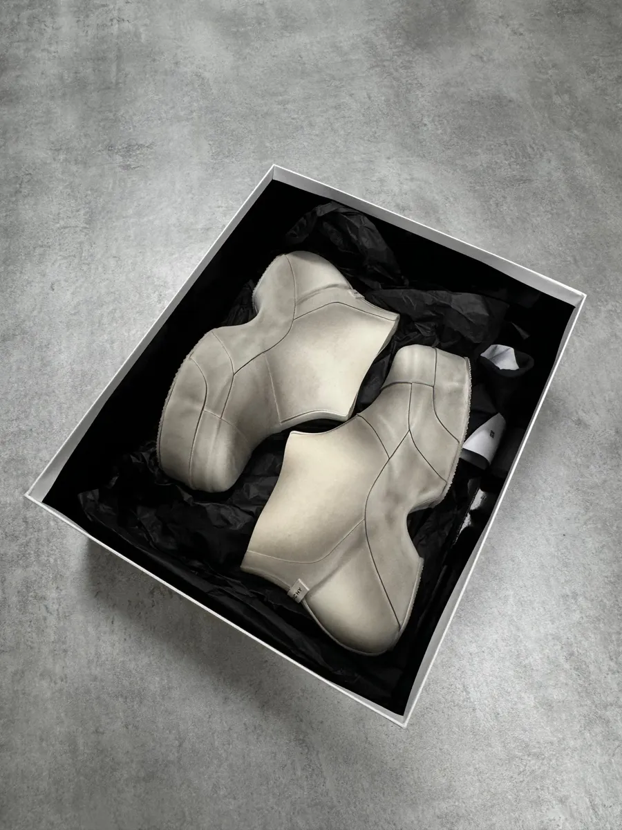 SS2023 Givenchy Dust Show Rubber Rain Low Boots - Image 3
